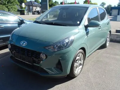 Gebraucht Hyundai i10 67 PS (49 kW) 2022 Grün Kleinwagen