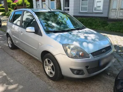 Gebraucht Ford Fiesta 80 PS (58 kW) 2008 Grau Kleinwagen