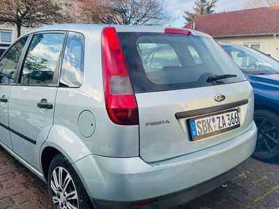 Grau Gebraucht 2005 Ford Fiesta Limousine | 1.400 € (Fairer Preis)