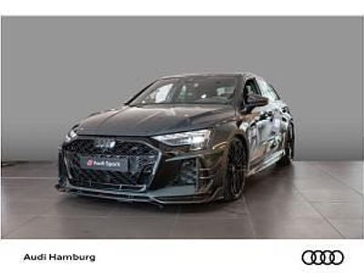 Neu Audi RS3 Ambiente 510 PS (375 kW) 2025 Grün (camouflagegrün metallic) Limousine