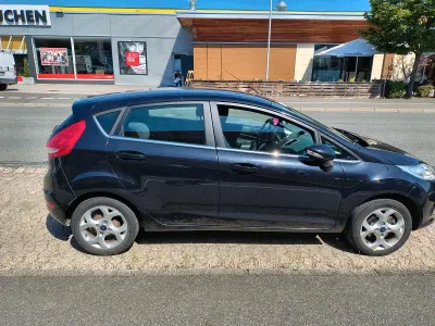 Gebraucht Ford Fiesta 82 PS (60 kW) 2011 Schwarz Kleinwagen