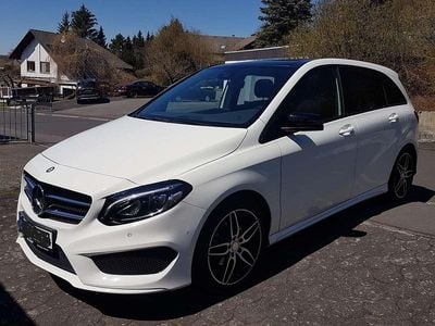 Gebraucht Mercedes B200 AMG line 156 PS (114 kW) 2015 Weiß Van / Kleinbus