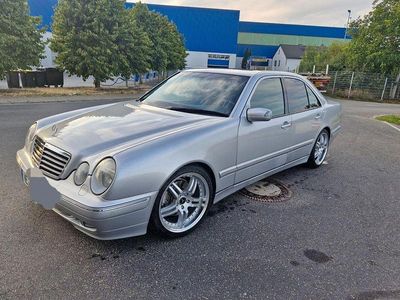 Mercedes E320