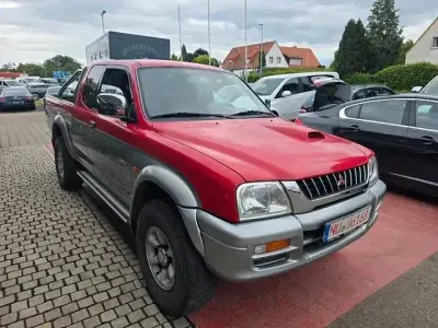 Gebraucht Mitsubishi L200 281 PS (206 kW) 2000 Rot Pickup