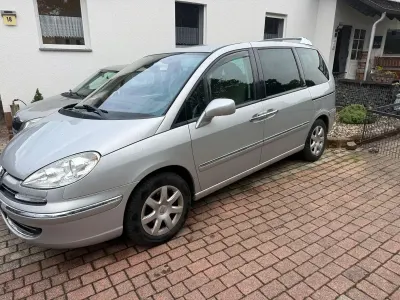 Gebraucht Peugeot 807 Platinum 136 PS (100 kW) 2008 Silber Van / Kleinbus