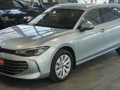 Gebraucht VW Passat 193 PS (141 kW) 2024 Silber Kombi