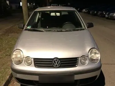 Gebraucht VW Polo Basis 64 PS (47 kW) 2003 Silber Limousine