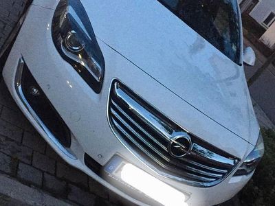Weiß Gebraucht 2013 Opel Insignia Innovation Limousine | 8.000 € (Fairer Preis)