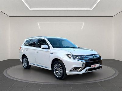Gebraucht Mitsubishi Outlander P-HEV Top 135 PS (99 kW) 2021 Weiß SUV