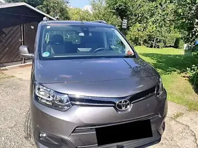 Gebraucht Toyota Proace Verso City 131 PS (96 kW) 2021 Grau Kombi