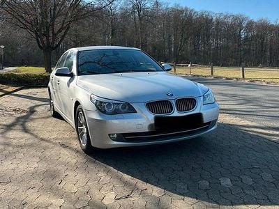 Gebraucht BMW 525 Lifestyle 218 PS (160 kW) 2010 Silber Limousine