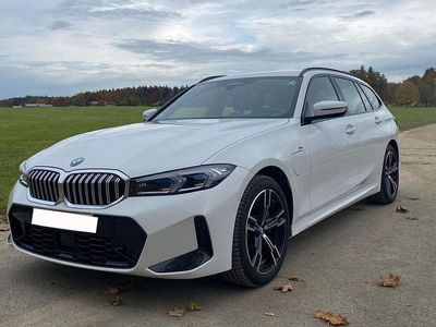 BMW 330e