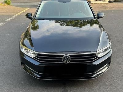 Gebraucht VW Passat Highline 150 PS (110 kW) 2015 Schwarz Kombi