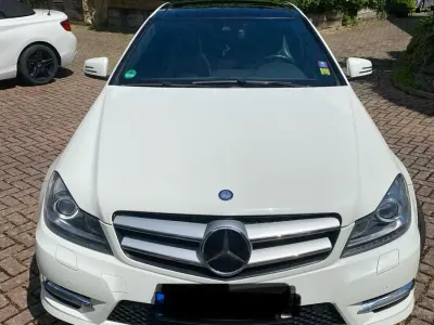 Gebraucht Mercedes 220 170 PS (125 kW) 2011 Weiß Coupé