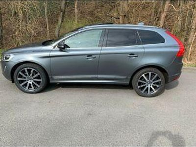 Grau Gebraucht 2016 Volvo XC60 Summum SUV | 21.499 € (Etwas zu teuer)