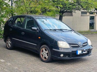 Nissan Almera Tino