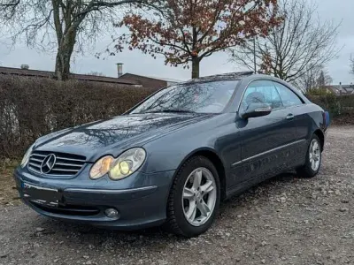 Gebraucht Mercedes CLK240 Avantgarde 170 PS (125 kW) 2001 Blau Coupé