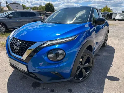 Neu Nissan Juke Tekna 114 PS (83 kW) 2025 Magnetic blue (m) / black SUV