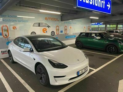 Tesla Model 3 gebraucht in Neu Isenburg (16) - AutoUncle