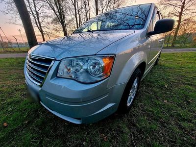 Gebraucht Chrysler Grand Voyager 163 PS (119 kW) 2010 Silber Van / Kleinbus