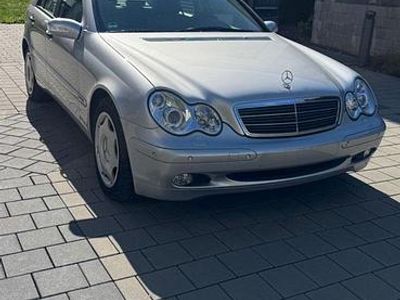 Usata Mercedes 220 143 CV (105 kW) 2003 Argento Berlina