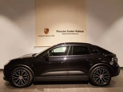 Neu Porsche Macan 4 Electric 300 kW (408 PS) 2025 Schwarz SUV