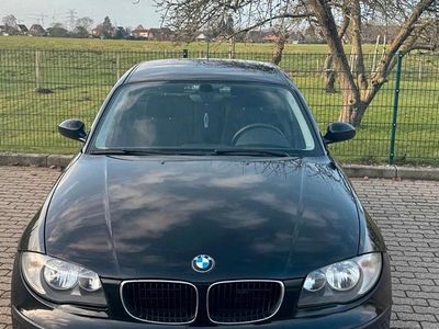 Gebraucht BMW 116 122 PS (89 kW) 2009 Schwarz Kleinwagen