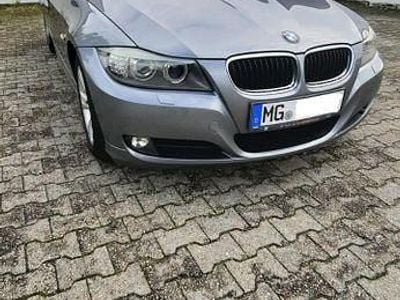 Gebraucht BMW 318 143 PS (105 kW) 2009 Silber Kombi