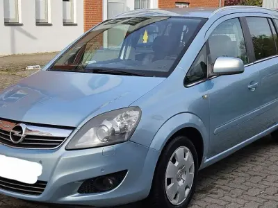 Usata Opel Zafira Cosmo 140 CV (102 kW) 2008 Blu Monovolume