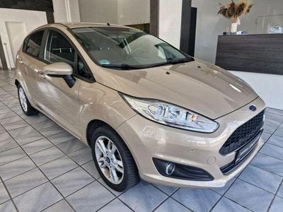 Gebraucht Ford Fiesta Celebration 80 PS (58 kW) 2017 Gold Limousine