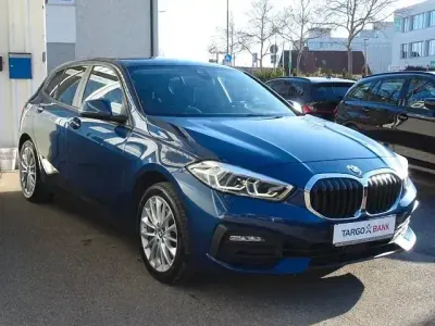 Używany BMW 118 Advantage 150 KM (110 kW) 2022 Niebieski Hatchback