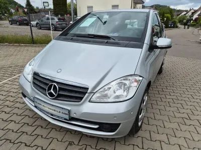 Gebraucht Mercedes A180 116 PS (85 kW) 2011 Silber Limousine