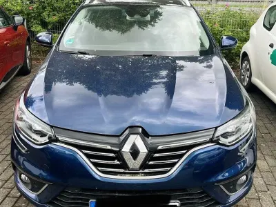 Gebraucht Renault Mégane GrandTour Bose Edition 132 PS (97 kW) 2018 Blau Kombi