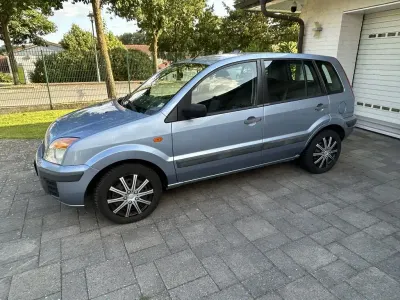 Gebraucht Ford Fusion Ambiente 80 PS (58 kW) 2010 Silber Kleinwagen
