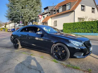 Gebraucht Mercedes 220 2015 Schwarz Coupé