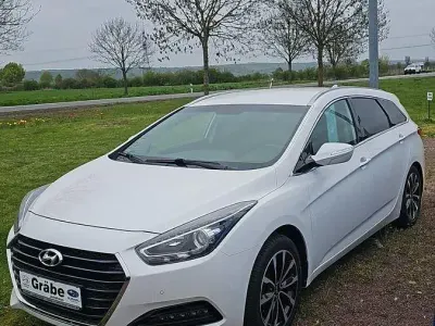 Gebraucht Hyundai i40 Trend 165 PS (121 kW) 2018 Weiß Kombi