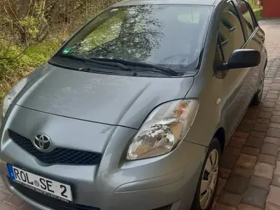 Gebraucht Toyota Yaris Cool 69 PS (50 kW) 2009 Grau Kleinwagen