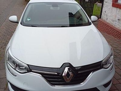 Gebraucht Renault Mégane GrandTour Intens 132 PS (97 kW) 2018 Weiß Kombi