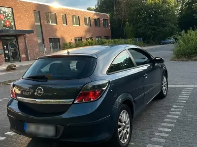 Gebraucht Opel Astra GTC 105 PS (77 kW) 2006 Blau Coupé