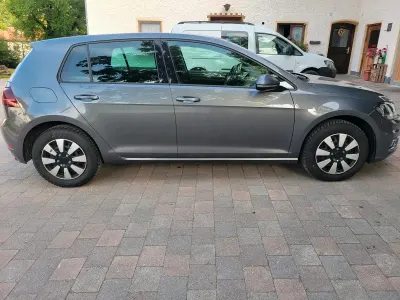Gebraucht VW Golf VII 125 PS (91 kW) 2017 Grau Kleinwagen