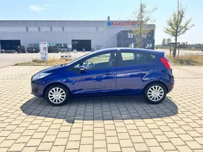 Gebraucht Ford Fiesta 95 PS (69 kW) 2016 Blau Kleinwagen