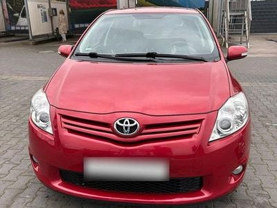 Gebraucht Toyota Auris Life 132 PS (97 kW) 2010 Rot Kleinwagen