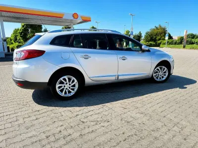 Gebraucht Renault Mégane GrandTour Initiale Paris 95 PS (69 kW) 2014 Silber Kombi
