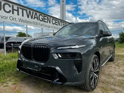 Gebraucht BMW X7 M Sport 340 PS (250 kW) 2025 Grau SUV