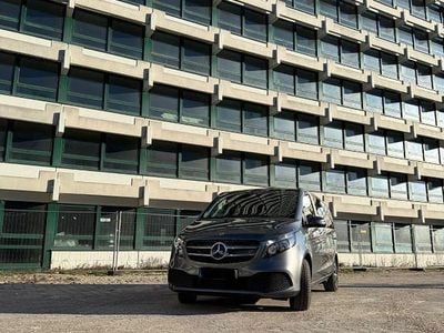 Gebraucht Mercedes V250 Edition 190 PS (139 kW) 2023 Grau Van / Kleinbus
