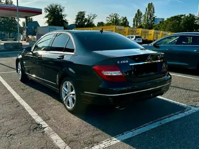 Gebraucht Mercedes C200 Avantgarde 184 PS (135 kW) 2011 Schwarz Limousine