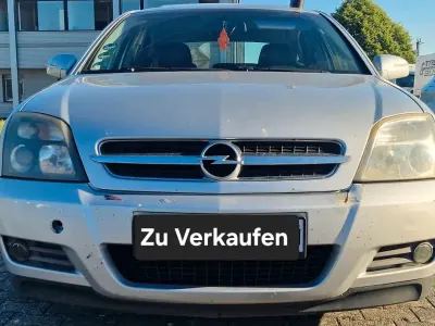 Używany Opel Vectra GTS 147 KM (108 kW) 2002 Srebrny Sedan/Limuzyna