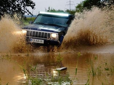 Blau Gebraucht 1995 Jeep Cherokee Limited SUV | 9.900 €