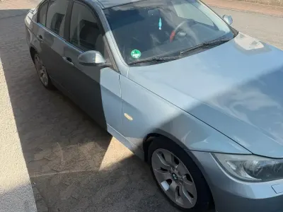 Gebraucht BMW 318 2008 Grau Limousine