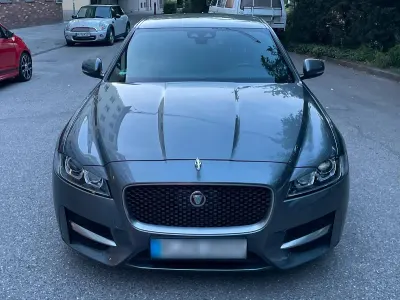 Gebraucht Jaguar XF R-Sport 180 PS (132 kW) 2017 Grau Limousine